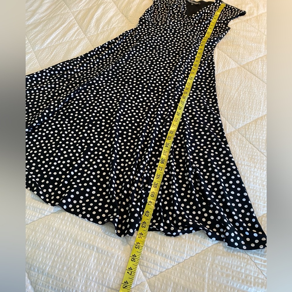 Jones Wear Dress Black & White Polka Dot Cap Sleeve Empire Waist V Neck Dress 8 - Picture 8 of 10